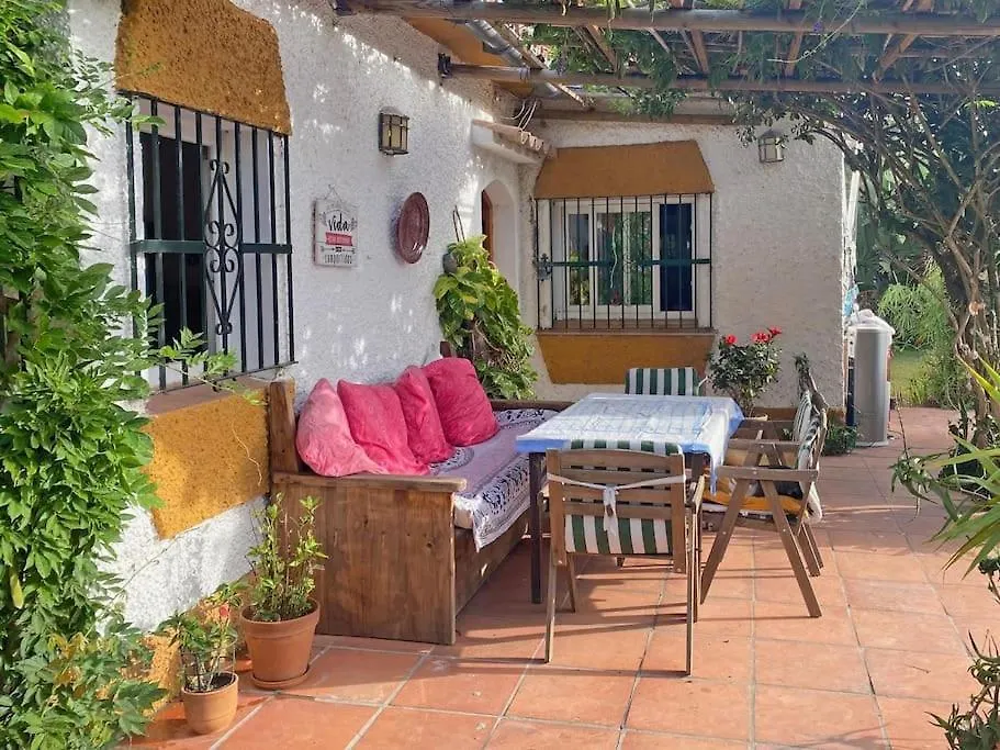 Perro Andaluz Cottage With Flower Garden In Zahora Barbate