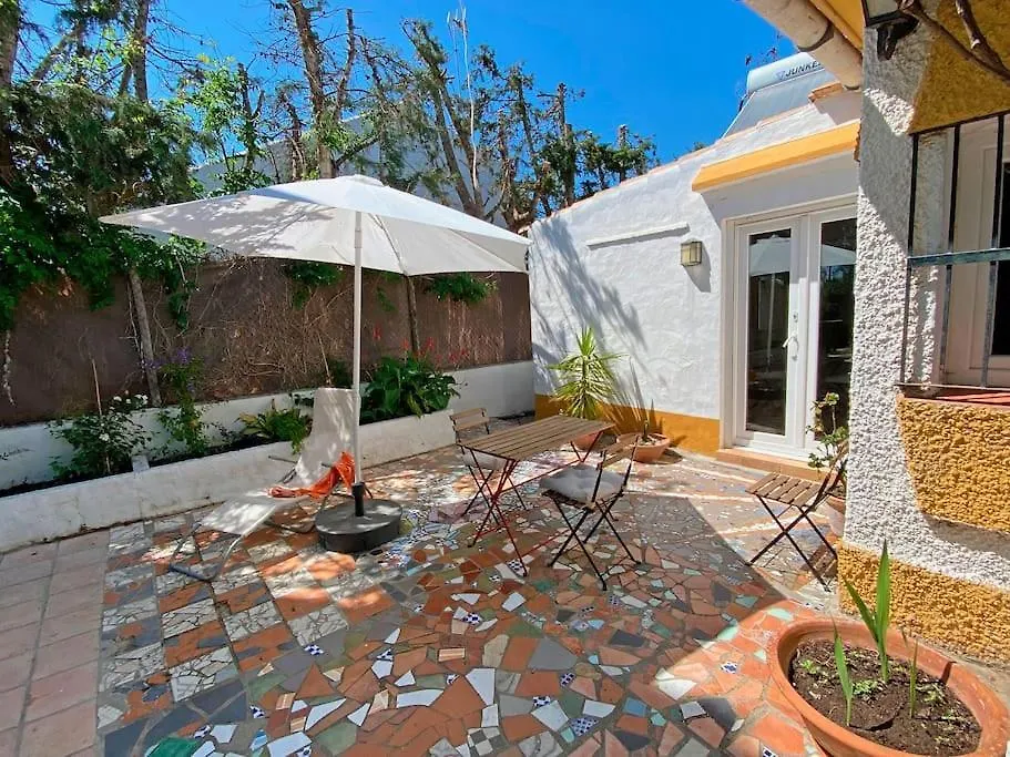 Perro Andaluz Cottage With Flower Garden In Zahora Barbate